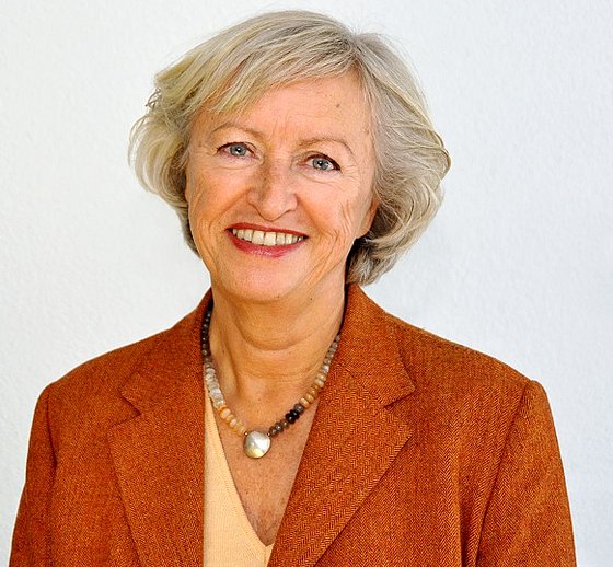 Prof. Dr. Eva Neuland Prof. Dr. Eva Neuland
