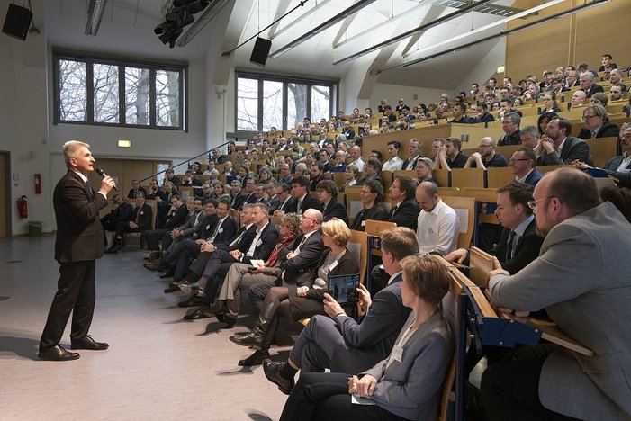 Minister Pinkwart sprach über die Möglichkeiten Künstlicher Intelligenz