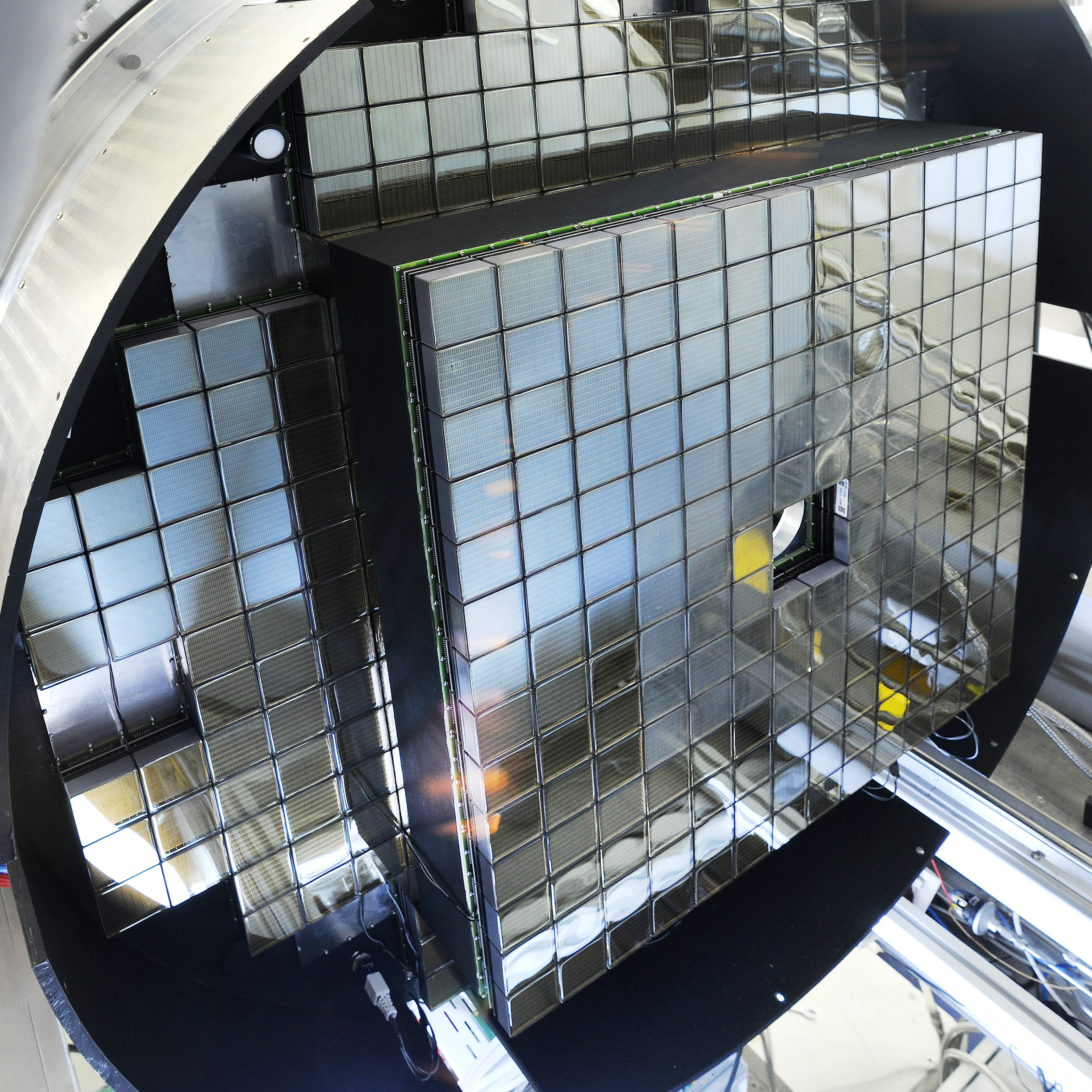 Blick ins Innere von Neutronensternen: </br>Bundesforschungsministerium bewilligt 1,35 Millionen Euro für die Zusammenarbeit zwischen experimenteller und theoretischer Teilchenphysik